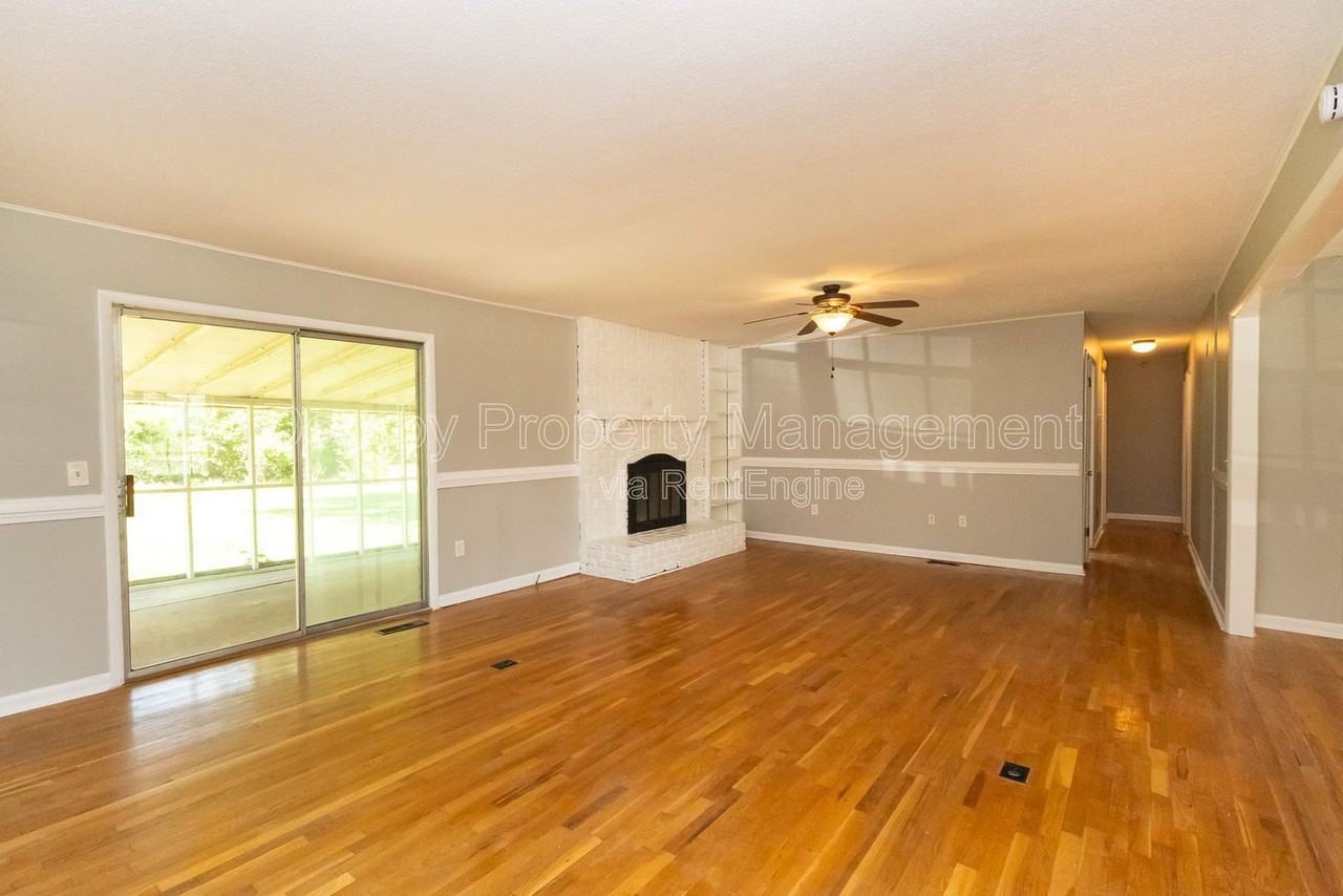 834 Kay Cir - Photo 4 of 25