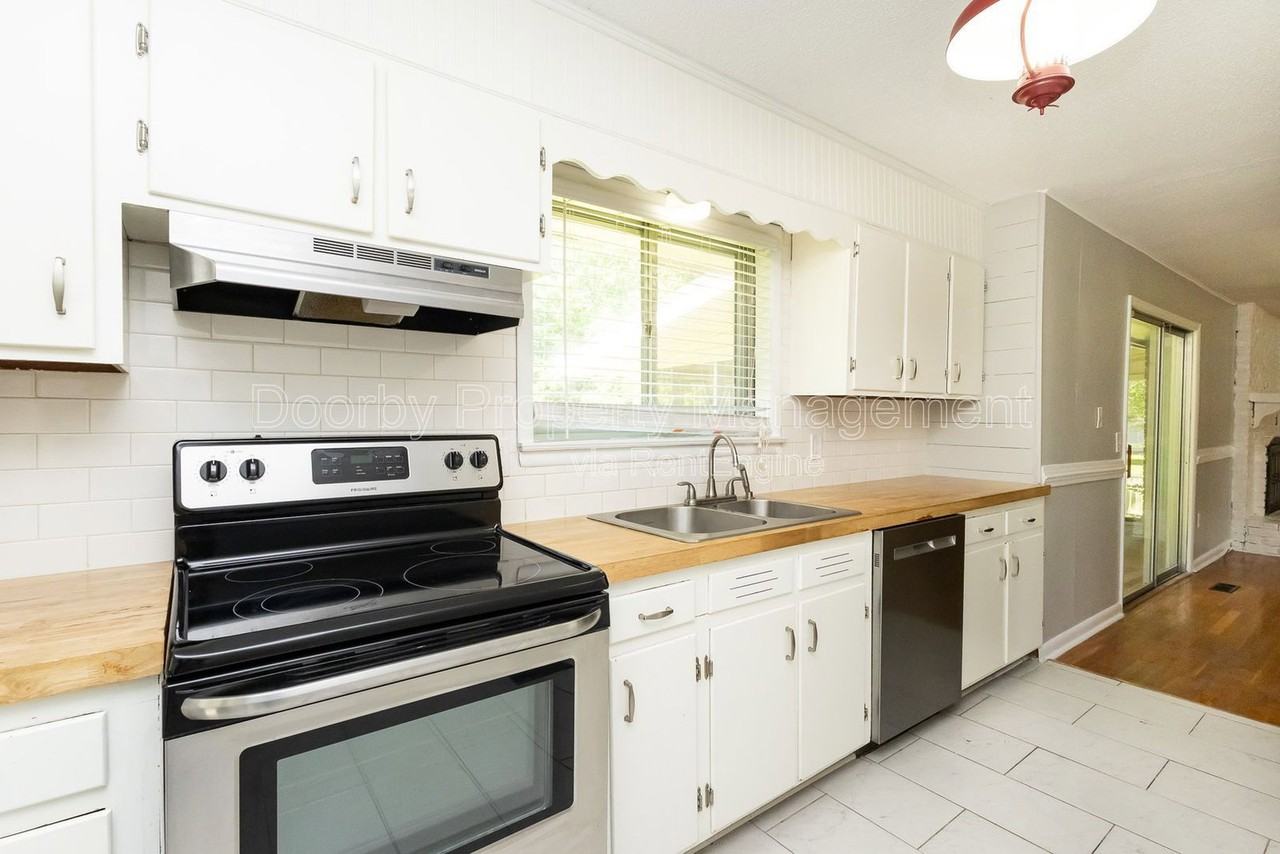 834 Kay Cir - Photo 7 of 25