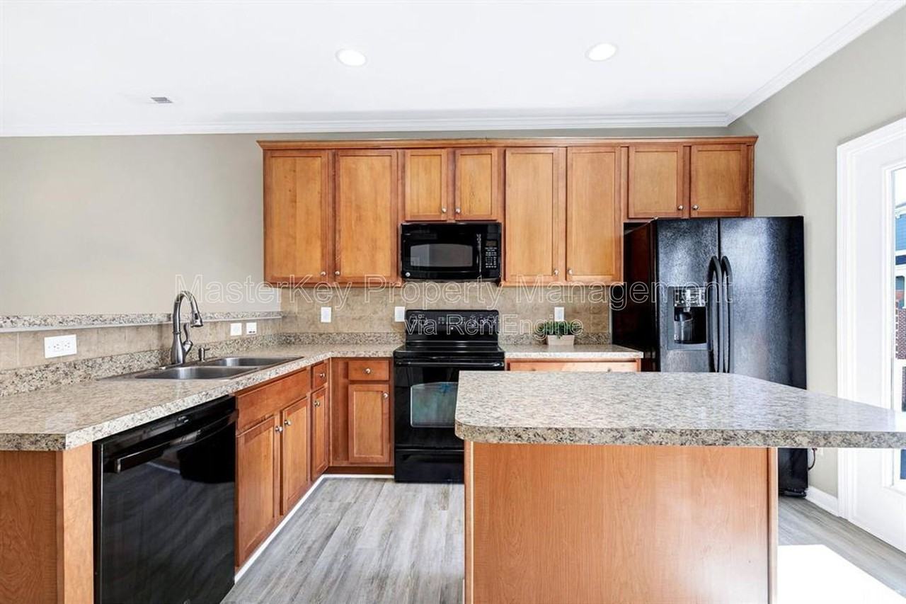 316 Kinellan Ln - Photo 6 of 46