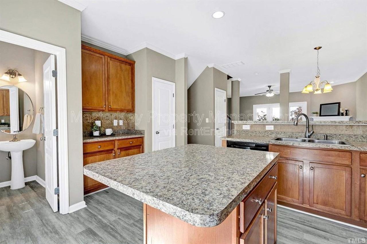 316 Kinellan Ln - Photo 7 of 46