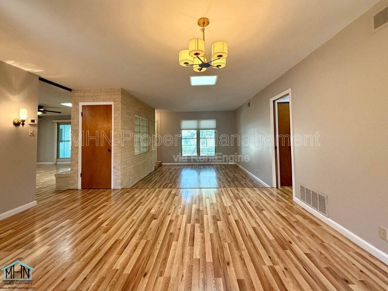 7010 Forest Way St - Photo 4 of 21
