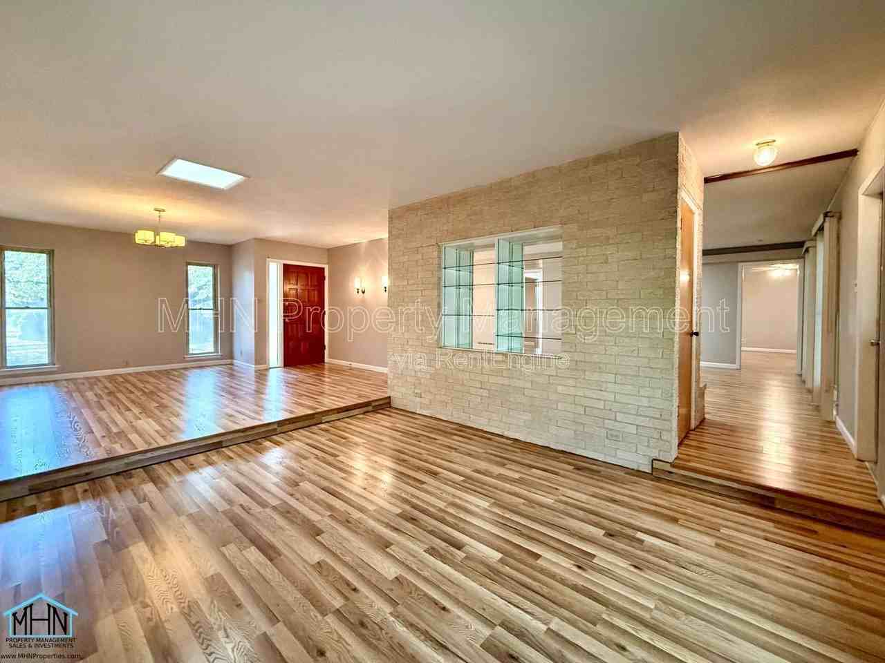 7010 Forest Way St - Photo 6 of 21