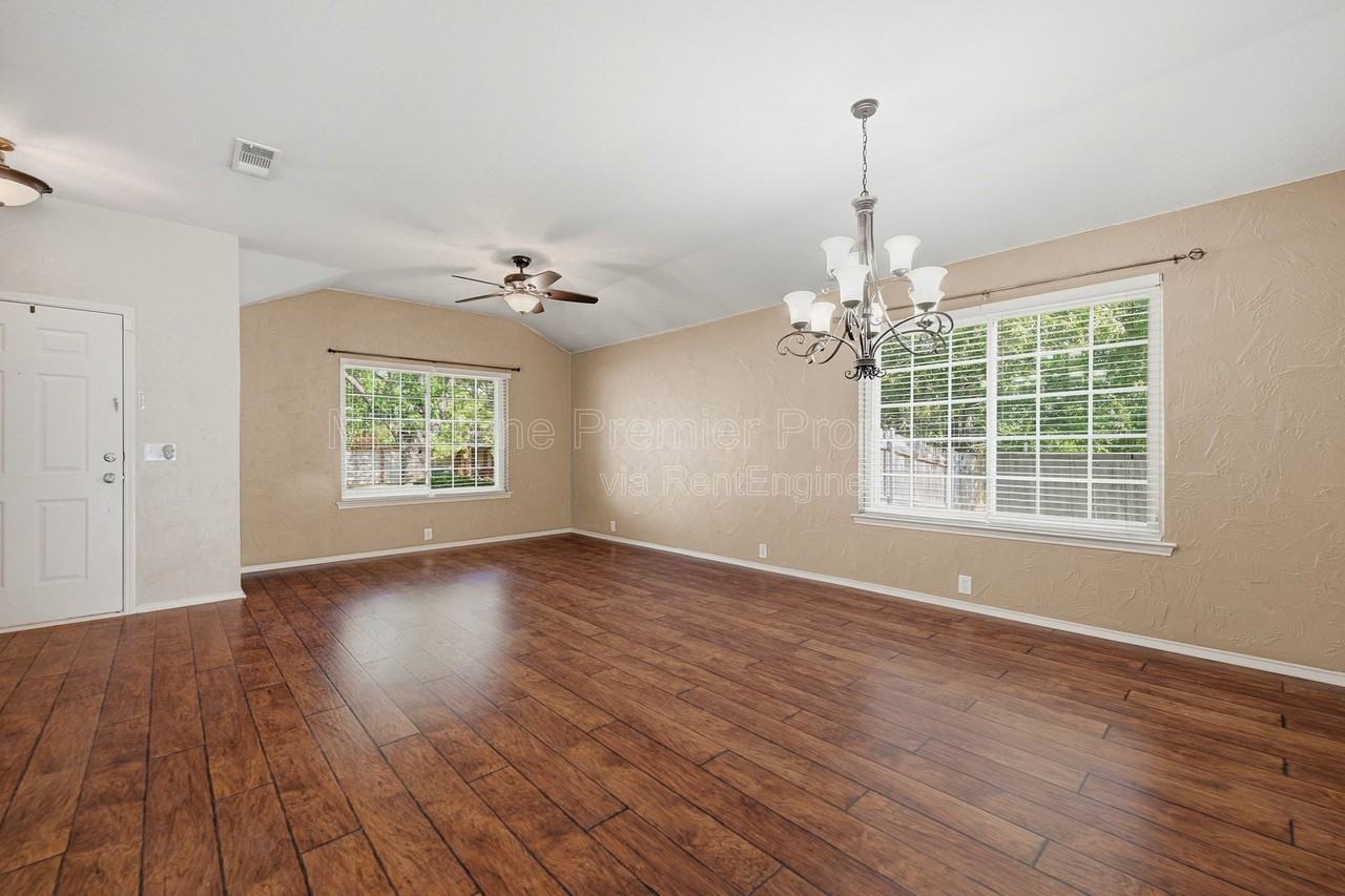 2304 Pheasant Run - Photo 5 of 25