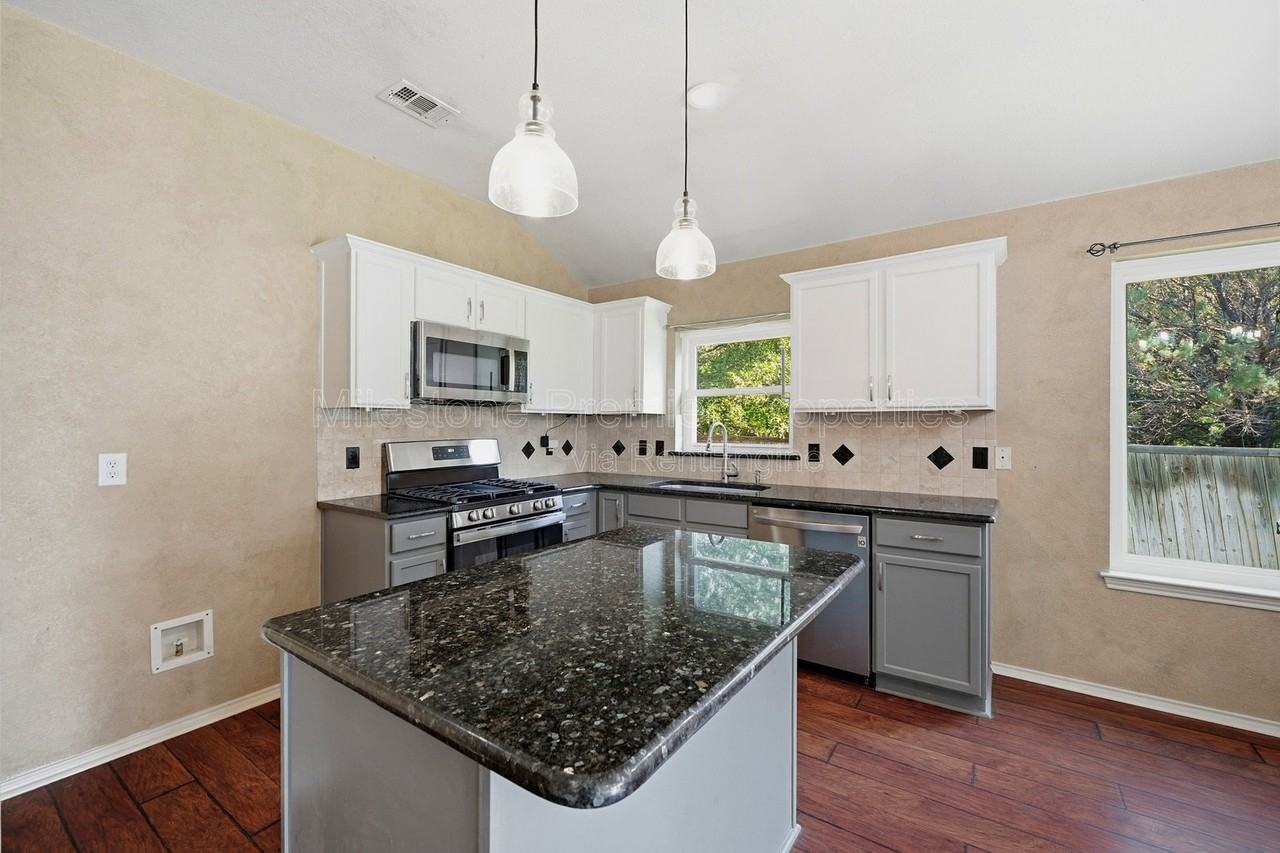 2304 Pheasant Run - Photo 7 of 25