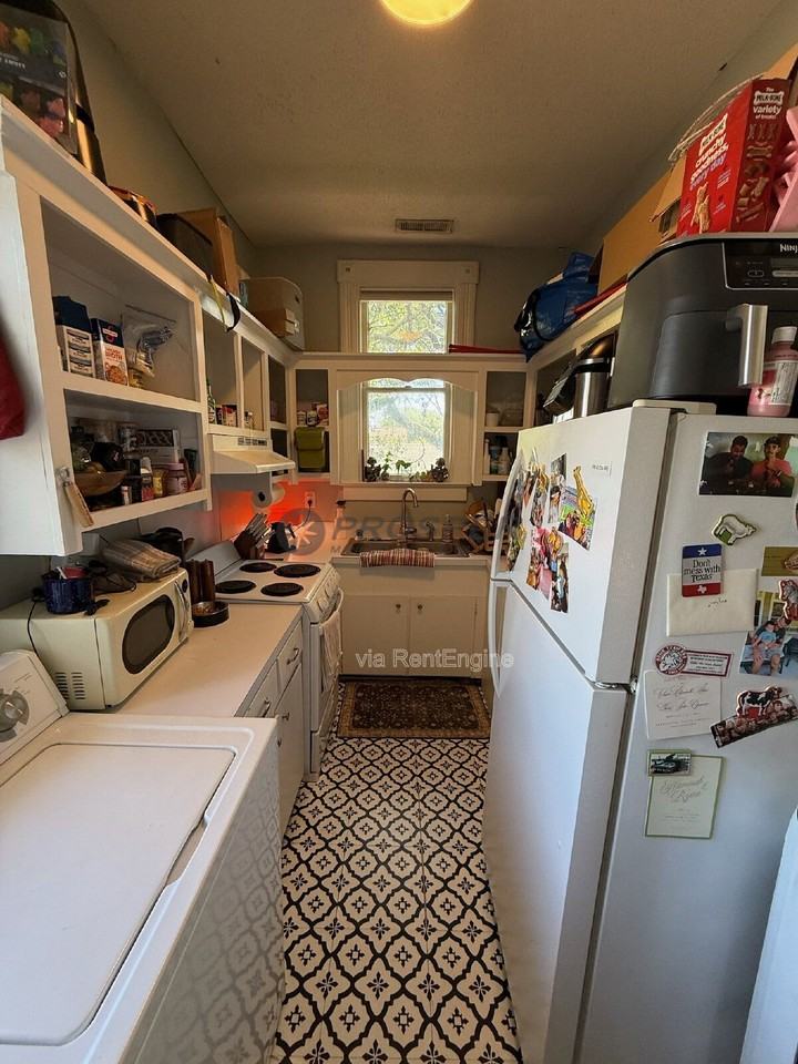 221 Congress St #5 - Photo 6 of 35