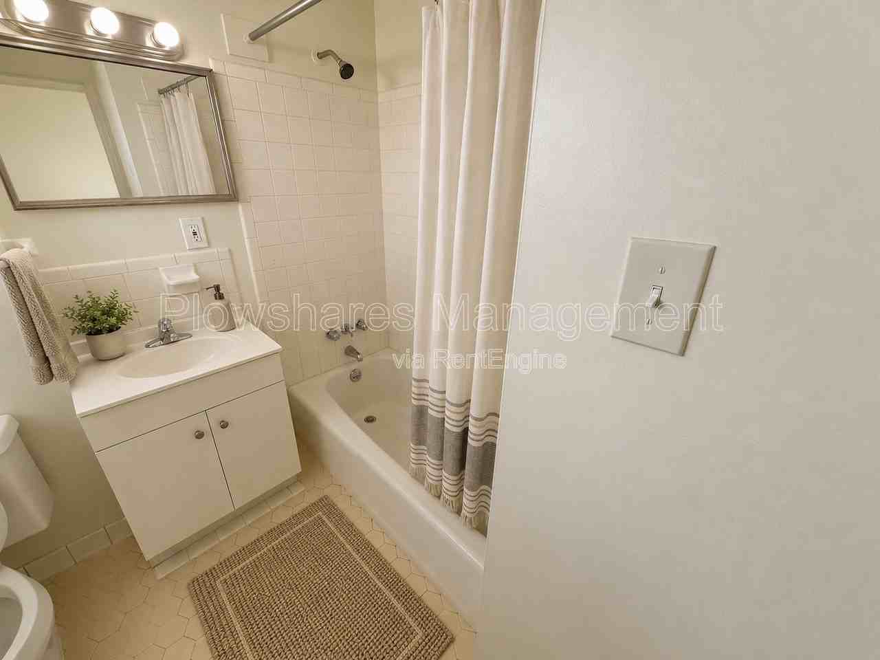 5504 Lodema Way #4 - Photo 3 of 9