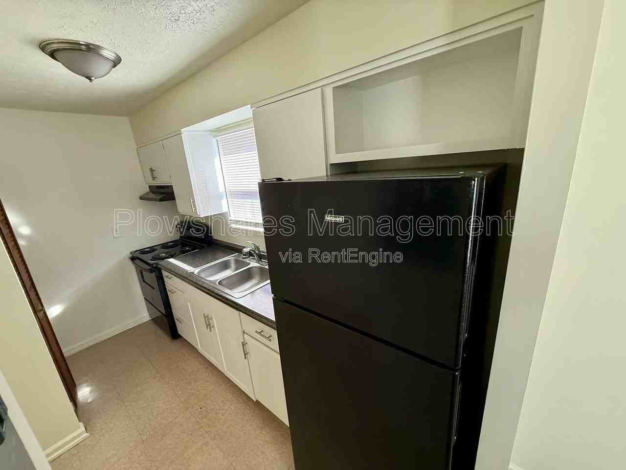 5504 Lodema Way #4 - Photo 7 of 9