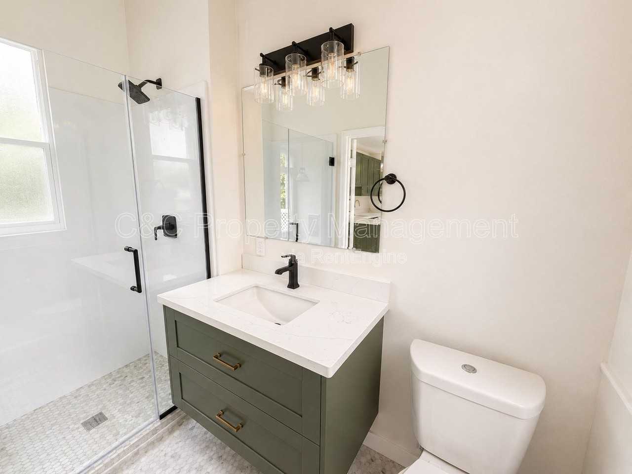 489 Laurel Ave #A - Photo 4 of 17