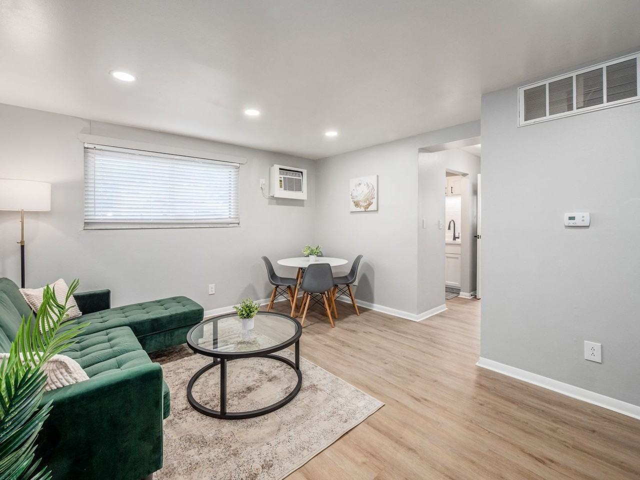 980 King Ave #202 - Photo 4 of 22