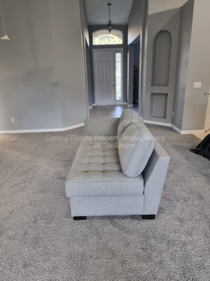 909 Arbormoor Pl - Photo 7 of 30