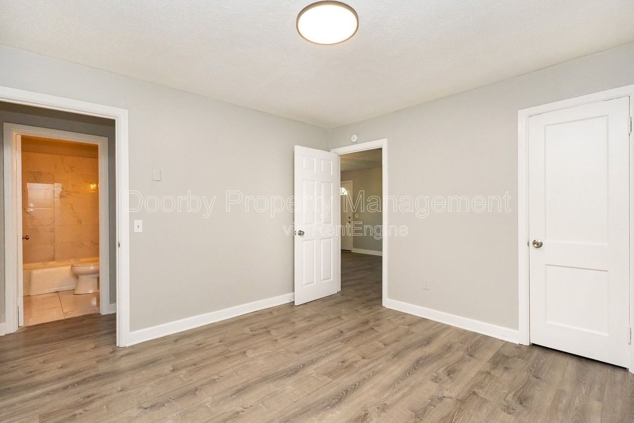 1635 Dogwood Dr - Photo 4 of 19