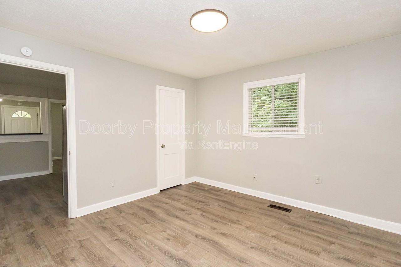 1635 Dogwood Dr - Photo 5 of 19