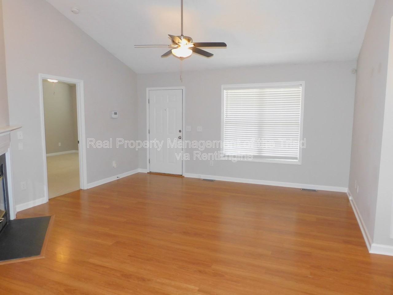 2988 Butterwood Dr - Photo 2 of 21