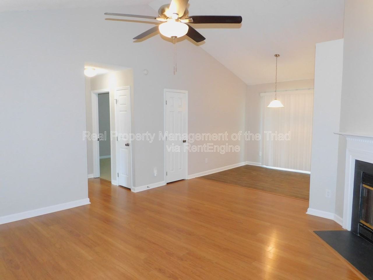 2988 Butterwood Dr - Photo 4 of 21