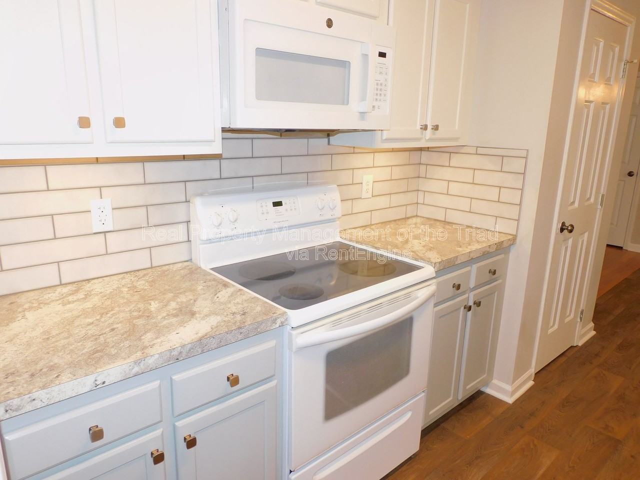 2988 Butterwood Dr - Photo 7 of 21