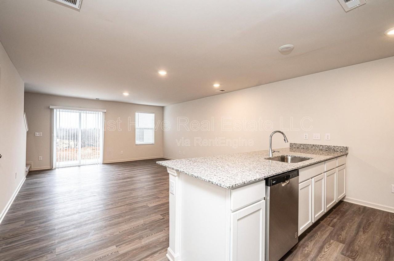 1926 Tranquility Cir #E - Photo 4 of 10