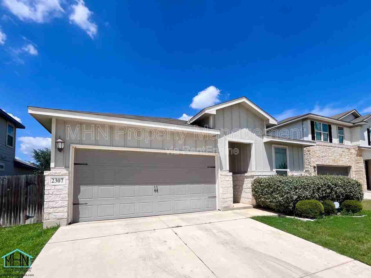 2307 Castello Way - Photo 2 of 33