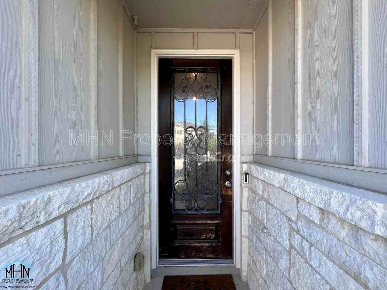 2307 Castello Way - Photo 3 of 33