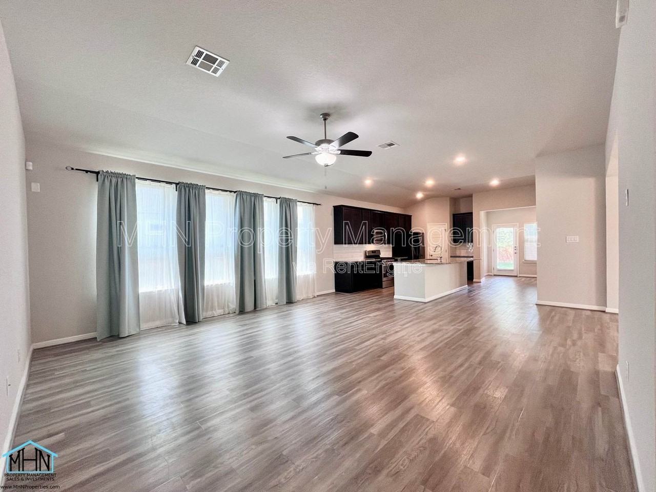 2307 Castello Way - Photo 4 of 33