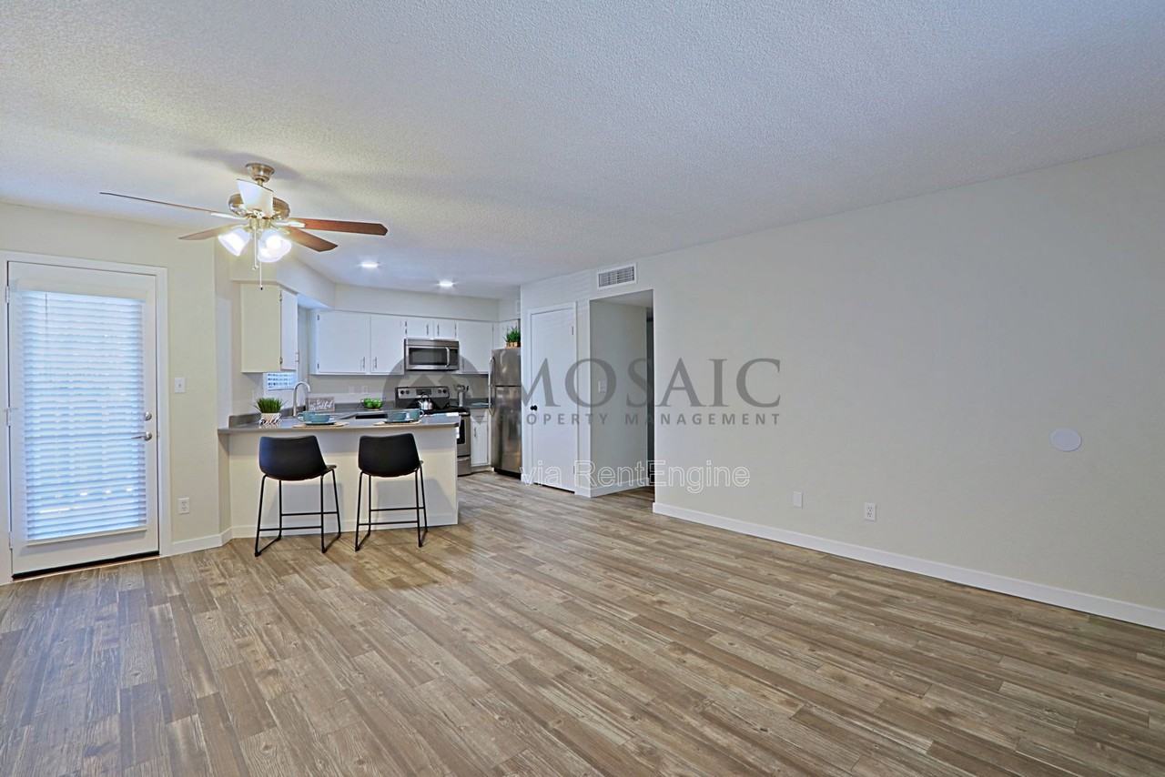 1818 N 40th St #310 - Photo 4 of 9