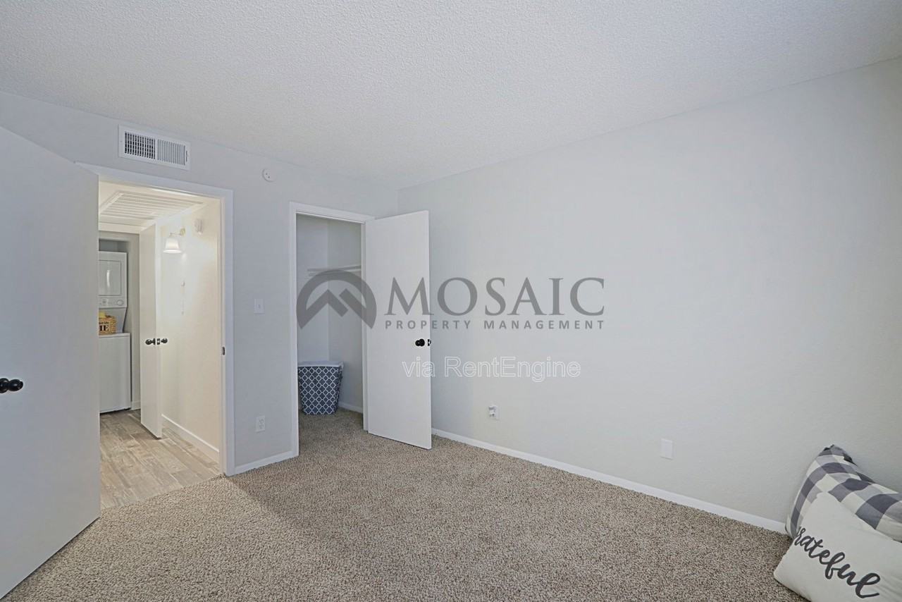 1818 N 40th St #310 - Photo 5 of 9