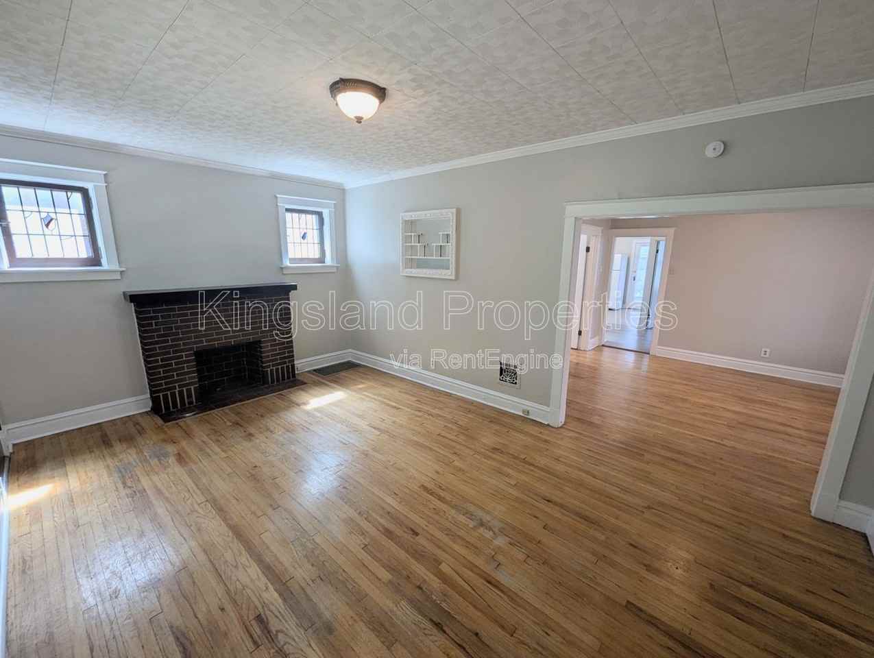5707 Dewey Ave #1F - Photo 2 of 17