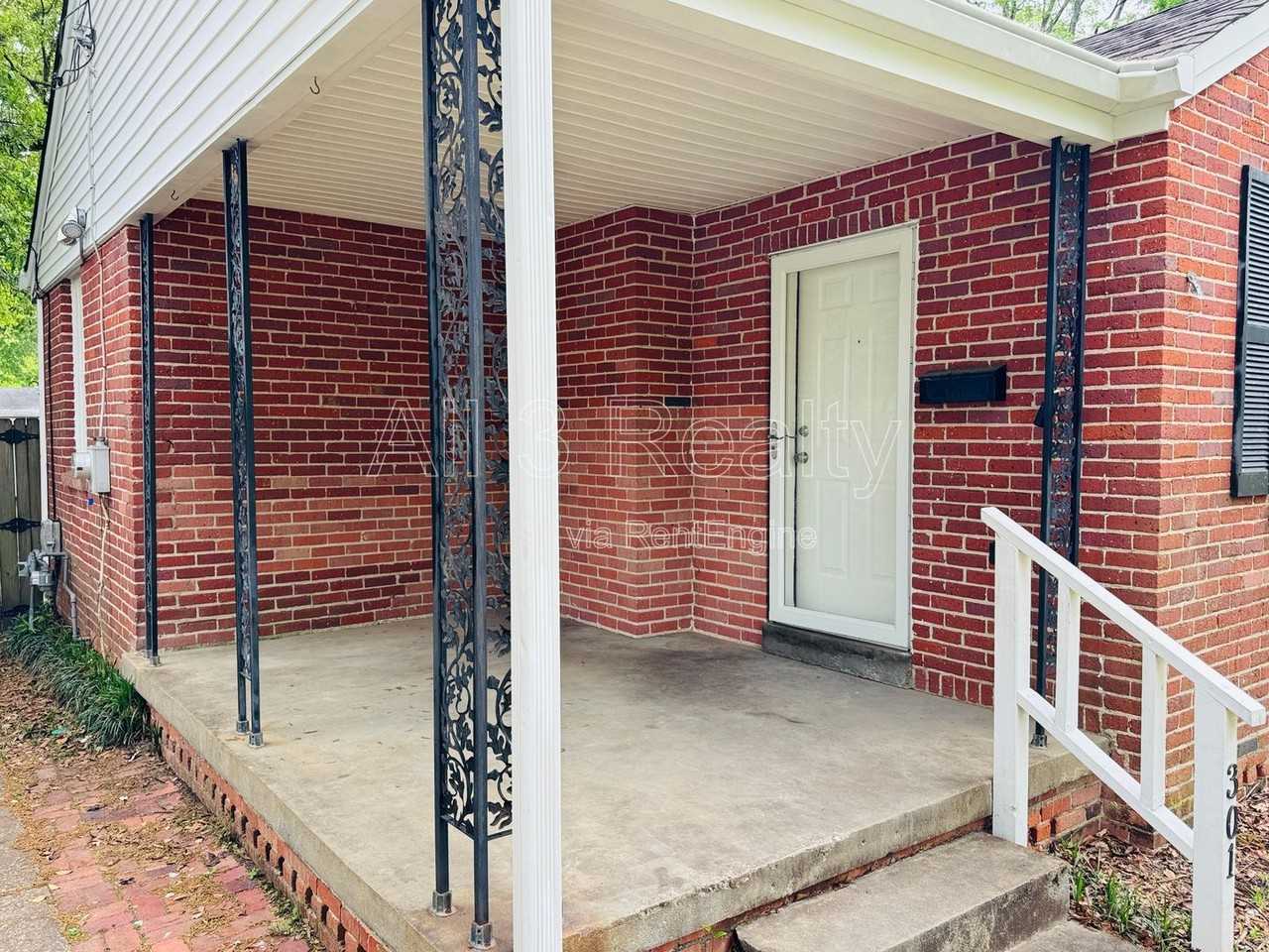 301 Bradley Dr - Photo 4 of 25