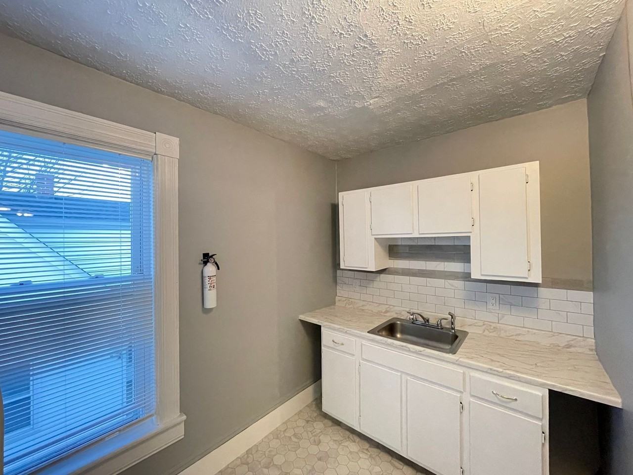 601 Hevey St #5 - Photo 5 of 15