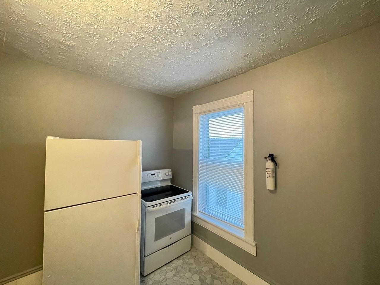 601 Hevey St #5 - Photo 7 of 15
