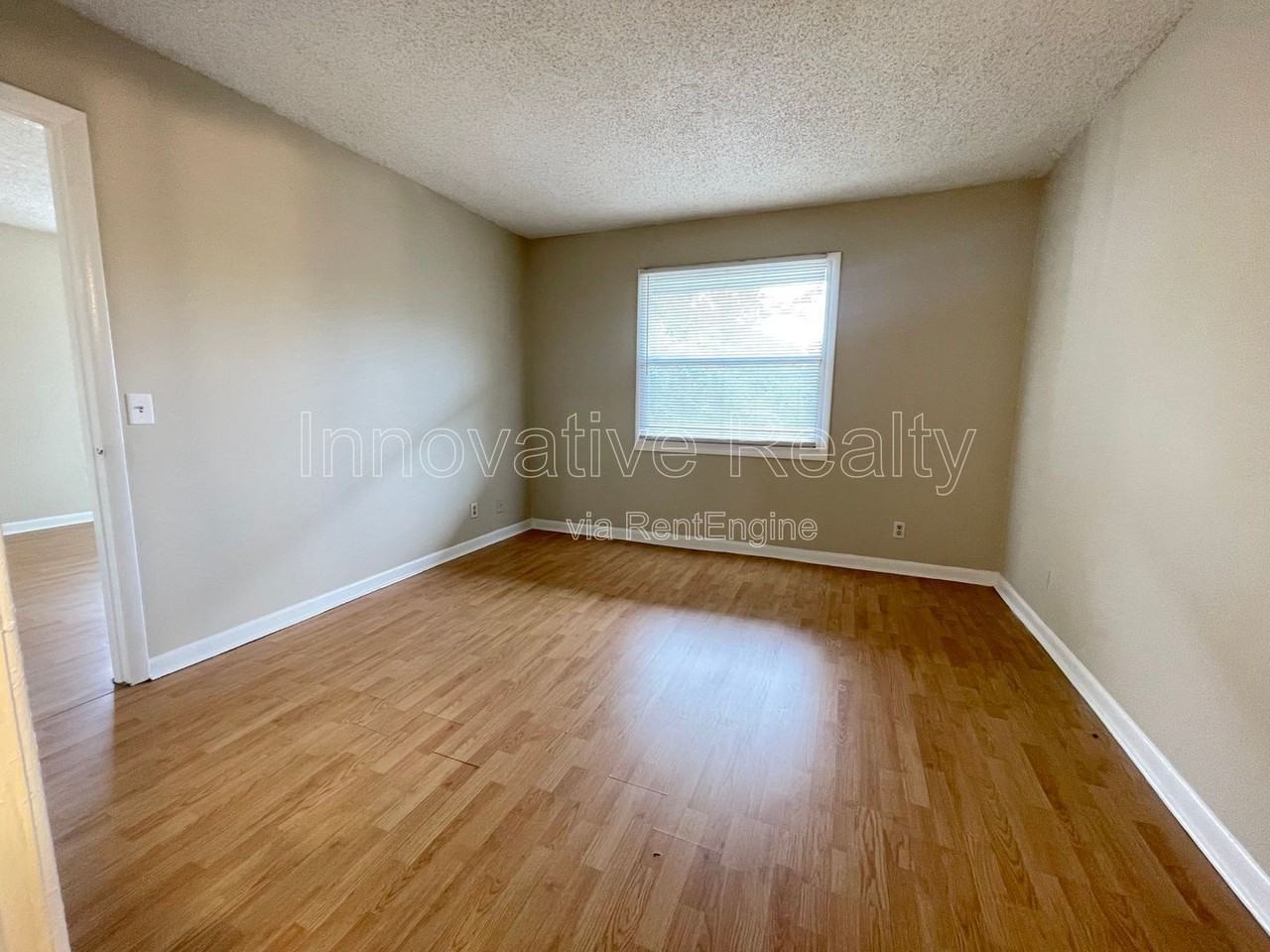 5101 Curry Ford Rd #4 - Photo 4 of 11