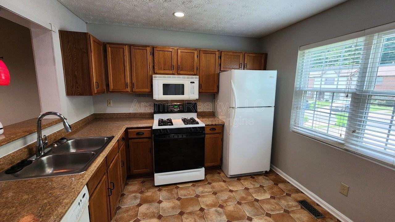 3590 Main Station Dr Sw #1 - Photo 4 of 16