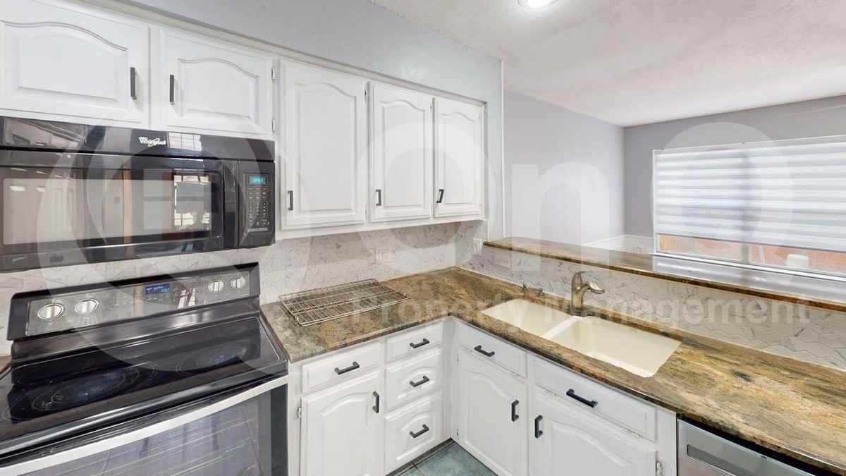 9010 Cumberland Dr - Photo 7 of 21