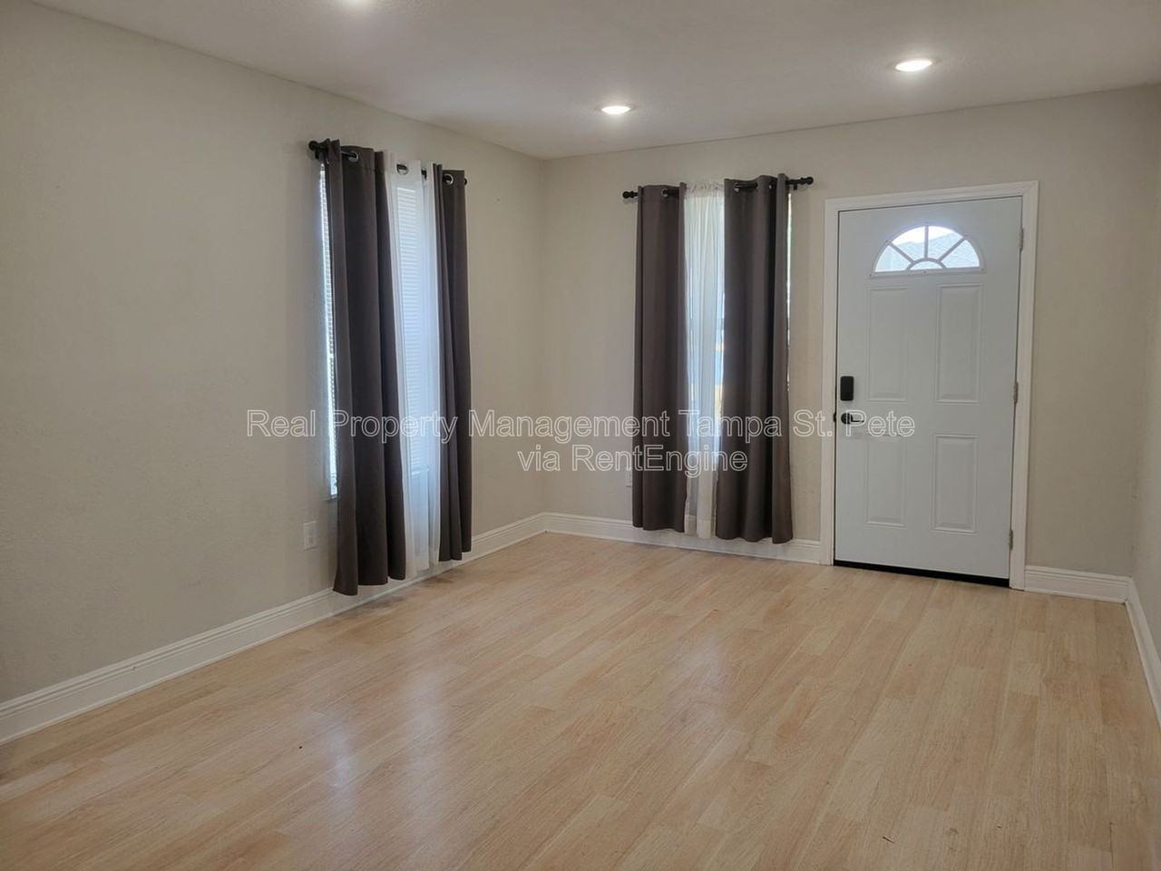 1711 E New Orleans Ave - Photo 7 of 33