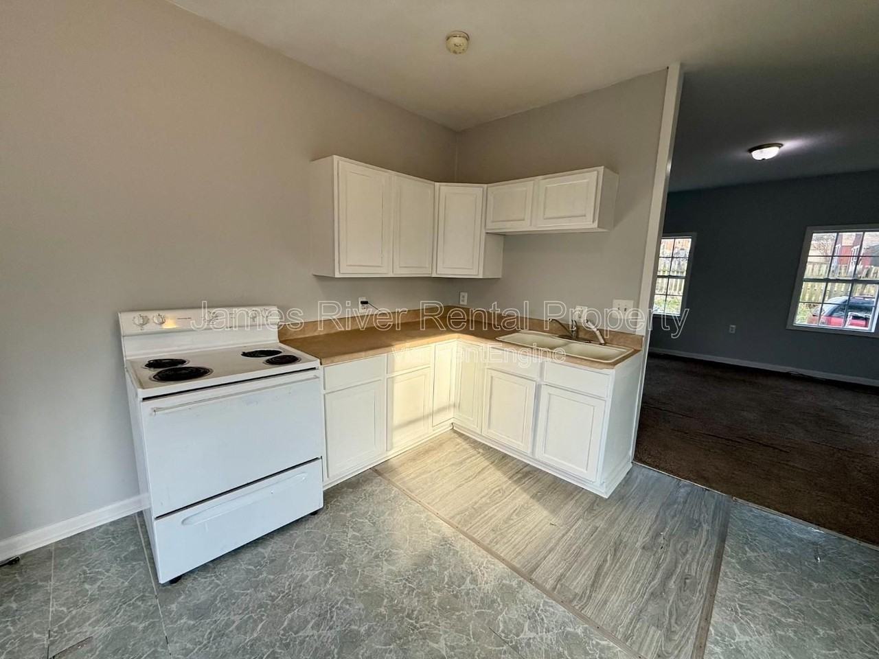 1507 6th St - Photo 2 of 13