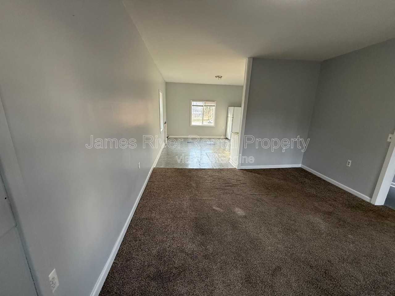 1507 6th St - Photo 4 of 12