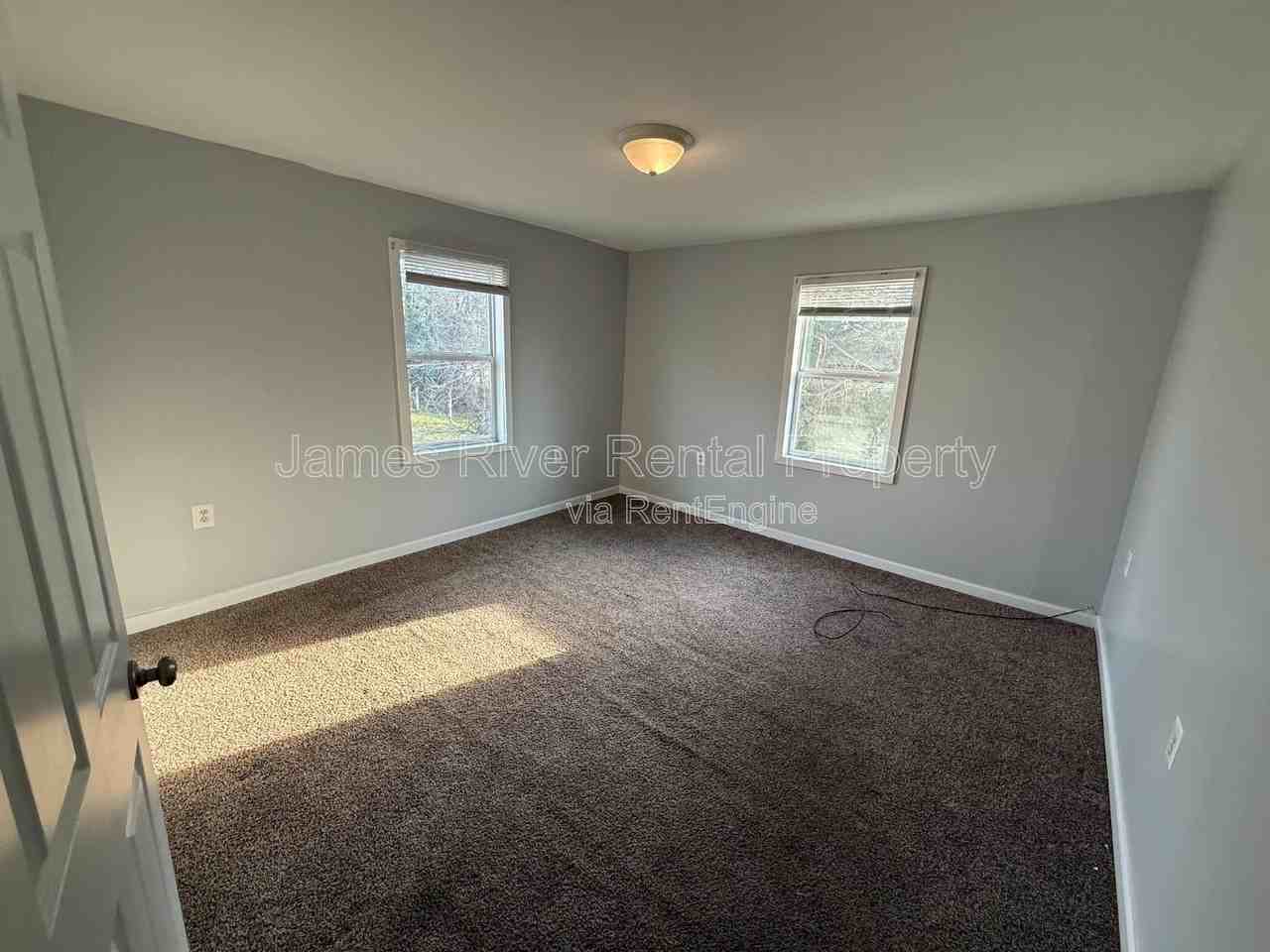 1507 6th St - Photo 5 of 12