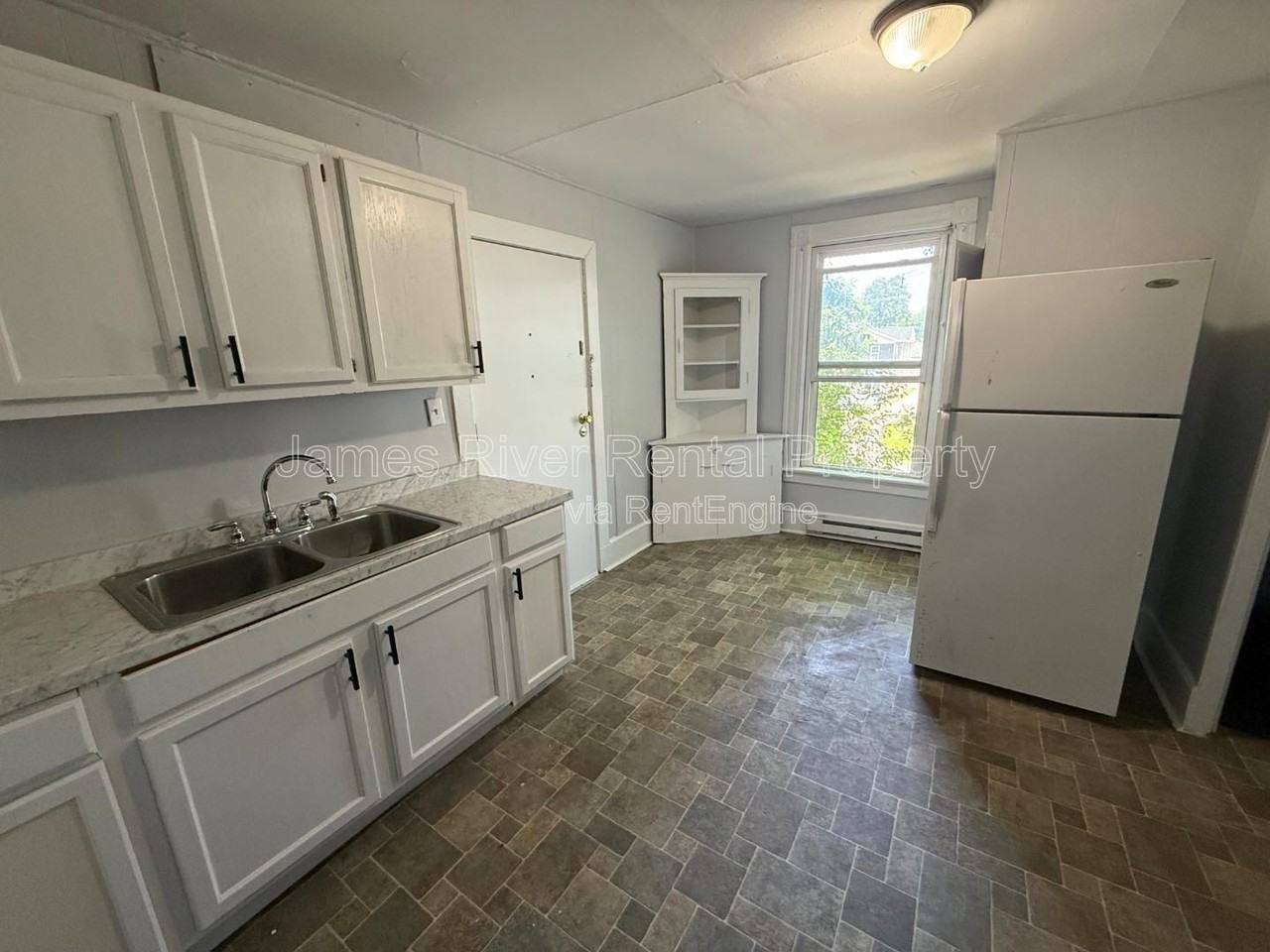 2107 Park Ave #4 - Photo 2 of 12