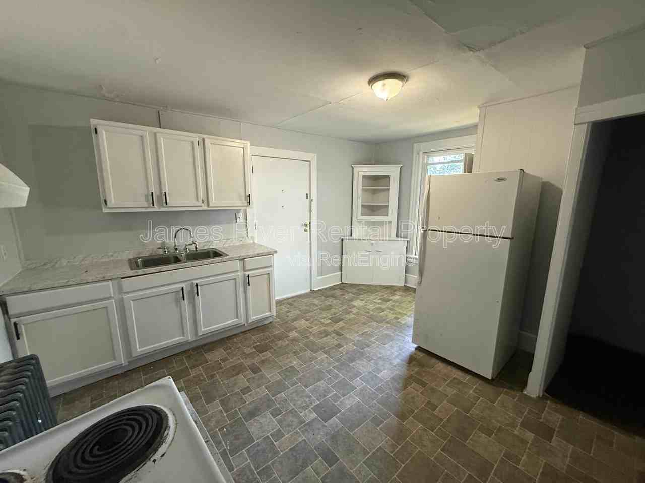 2107 Park Ave #4 - Photo 3 of 12