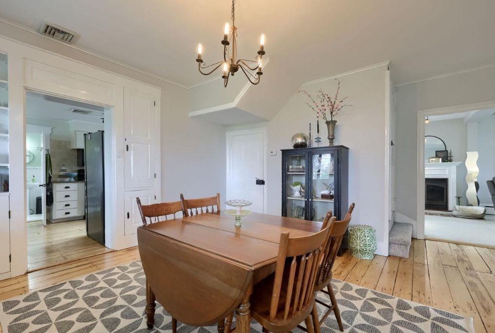 2047 Jarvis Rd - Photo 7 of 44