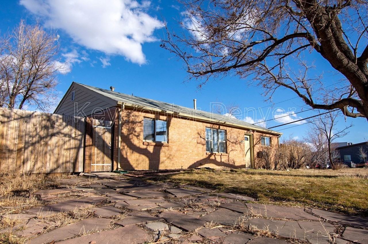 9020 Ogden St - Photo 2 of 34