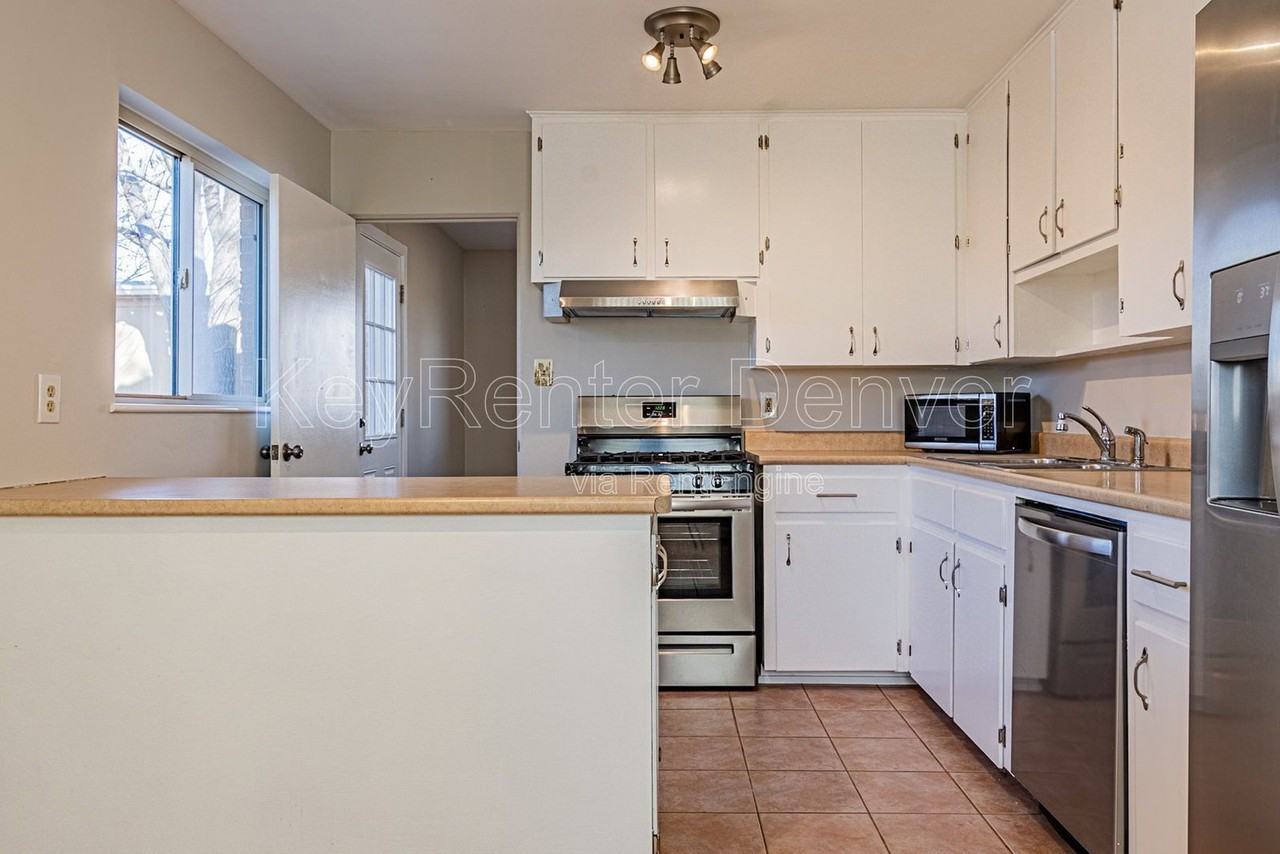 9020 Ogden St - Photo 7 of 34