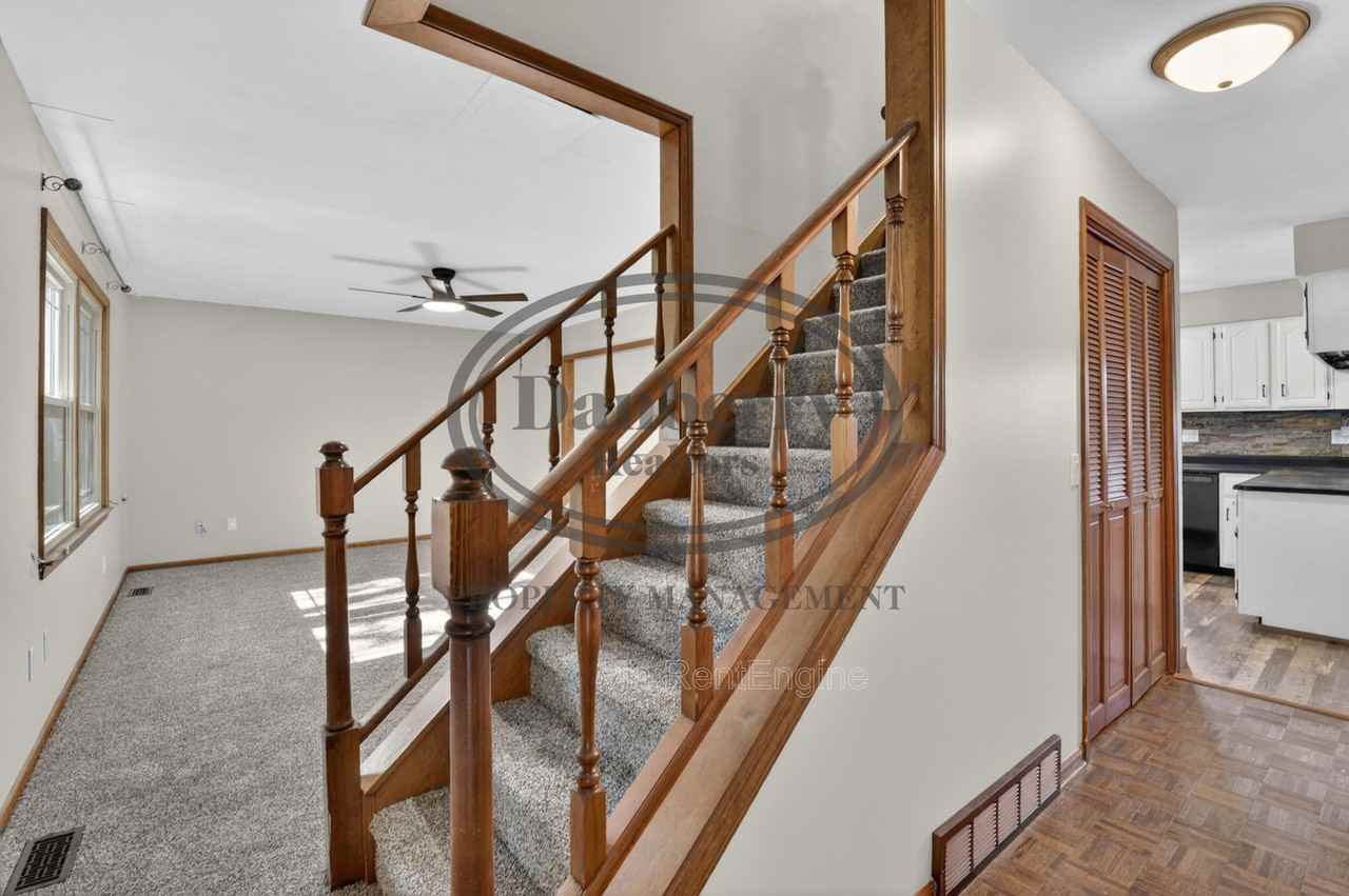 3018 Gleneagle Dr - Photo 4 of 41