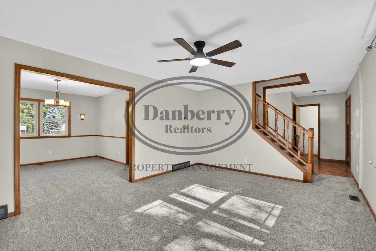 3018 Gleneagle Dr - Photo 5 of 41
