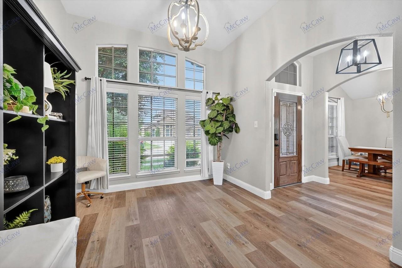 1060 Shady Lane Dr - Photo 2 of 23