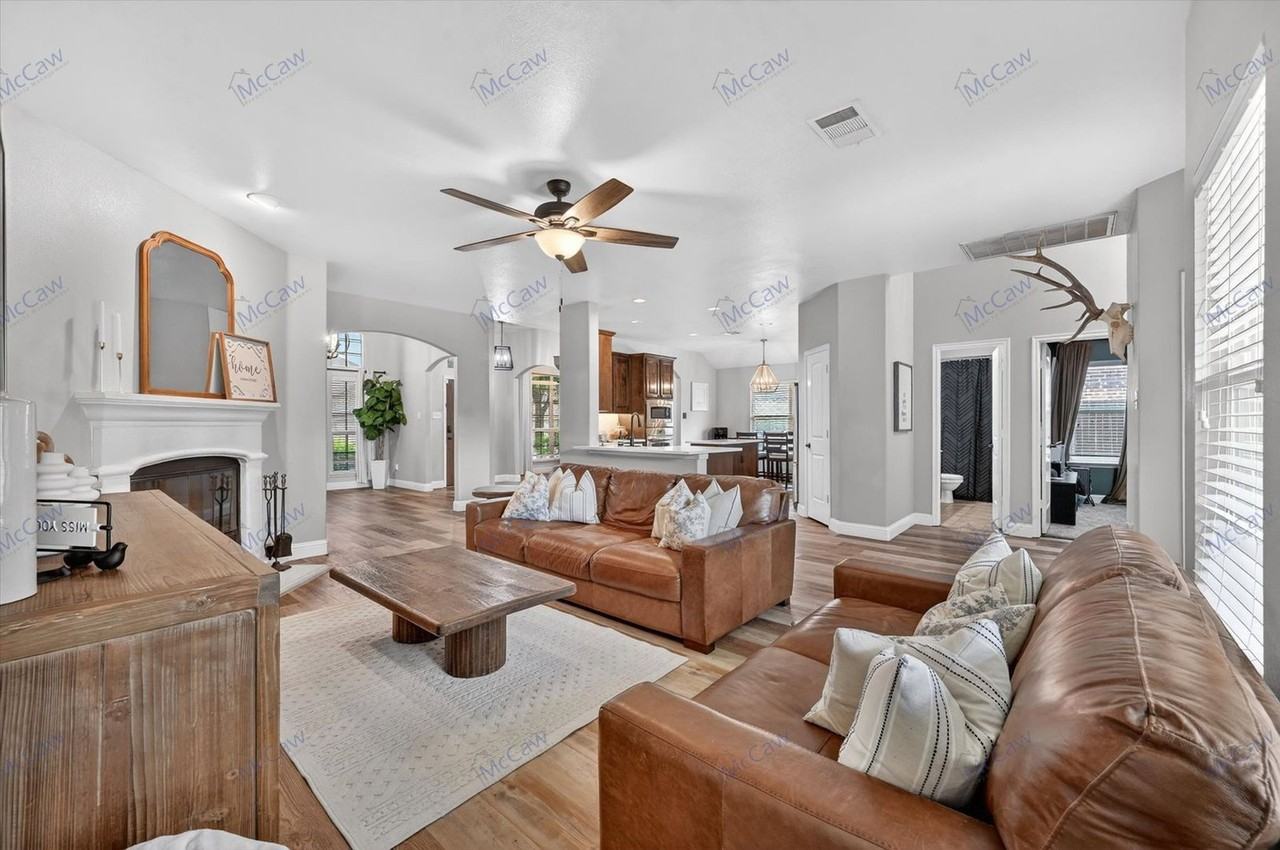 1060 Shady Lane Dr - Photo 4 of 23