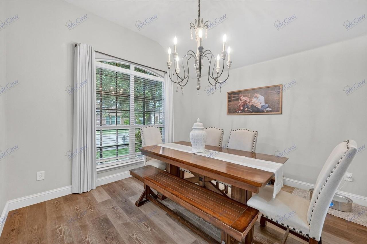 1060 Shady Lane Dr - Photo 5 of 23