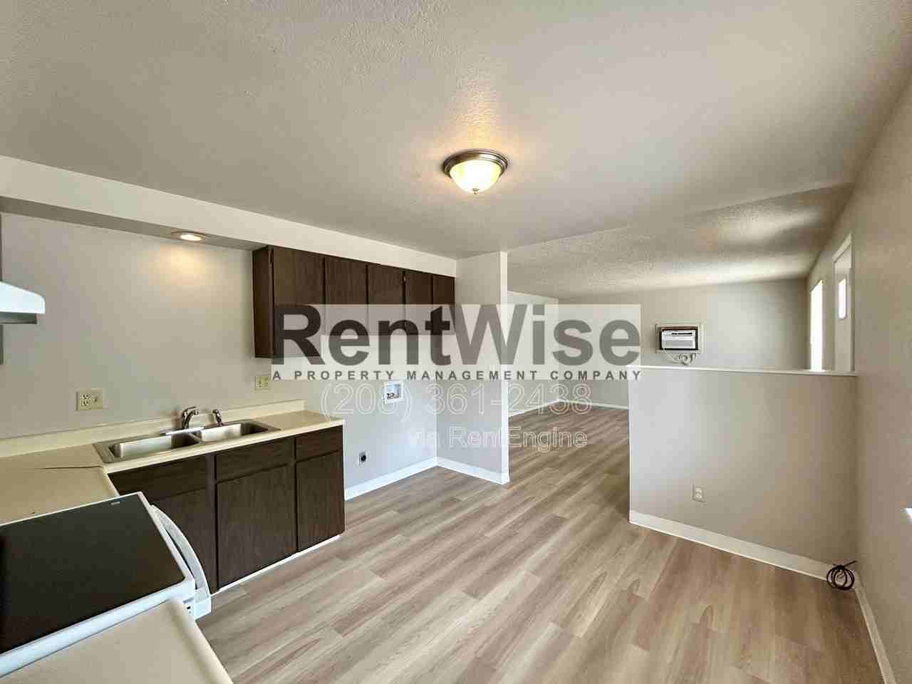 776 W Pennsylvania St - Photo 4 of 12