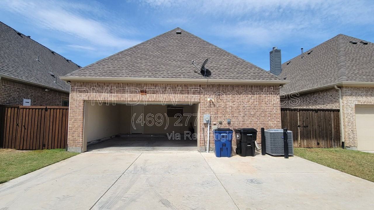 8704 Barlow Dr - Photo 2 of 2