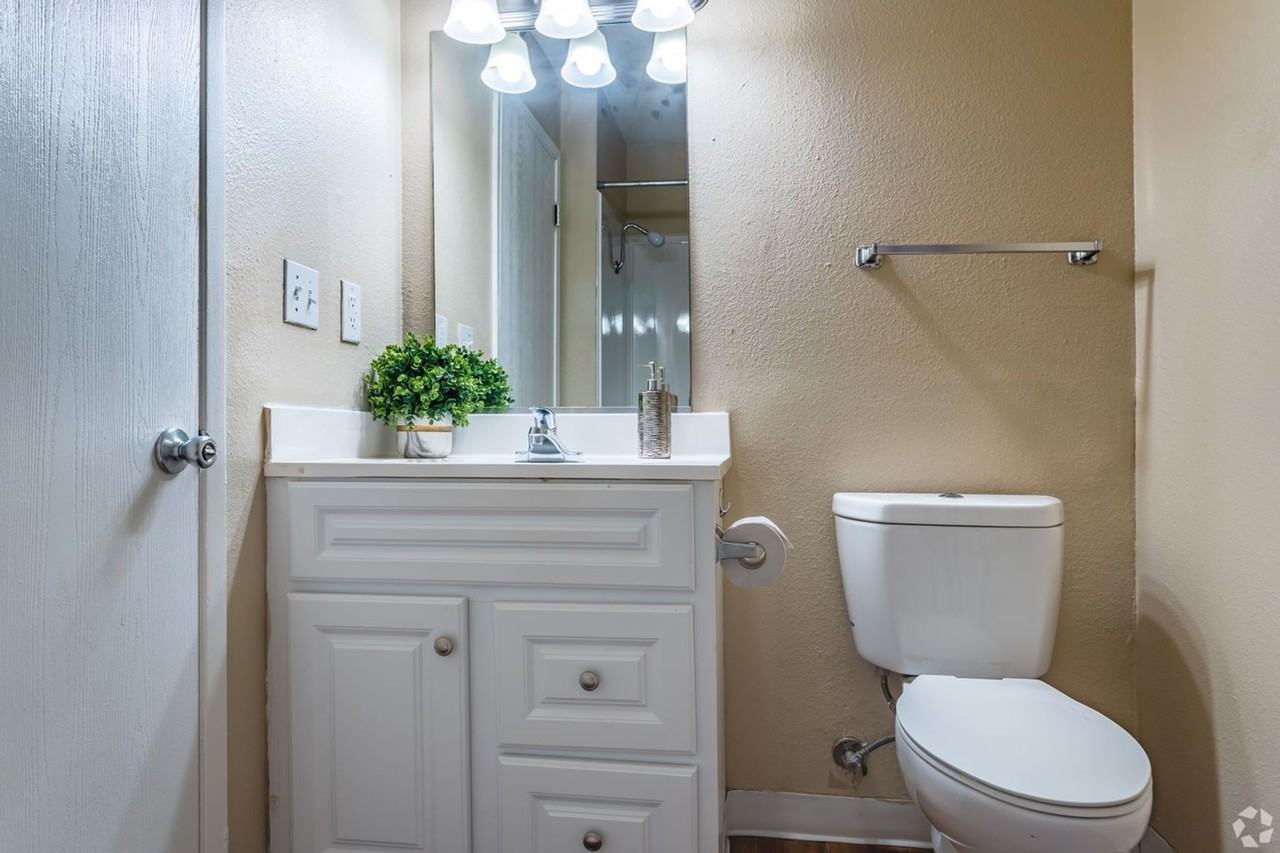 Acacia Apartments - Photo 5 of 47