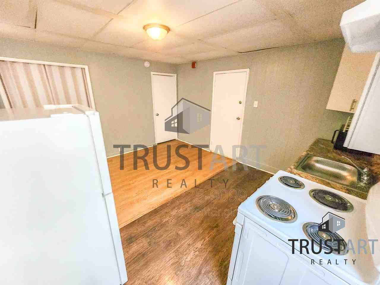 1347 Sellers St #1F - Photo 3 of 12